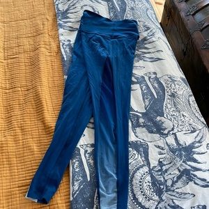 Size medium beyond yoga mesh legging